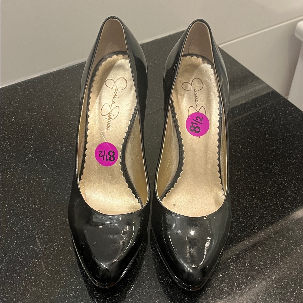 Jessica Simpson Black Patent Pointed-Toe Pumps